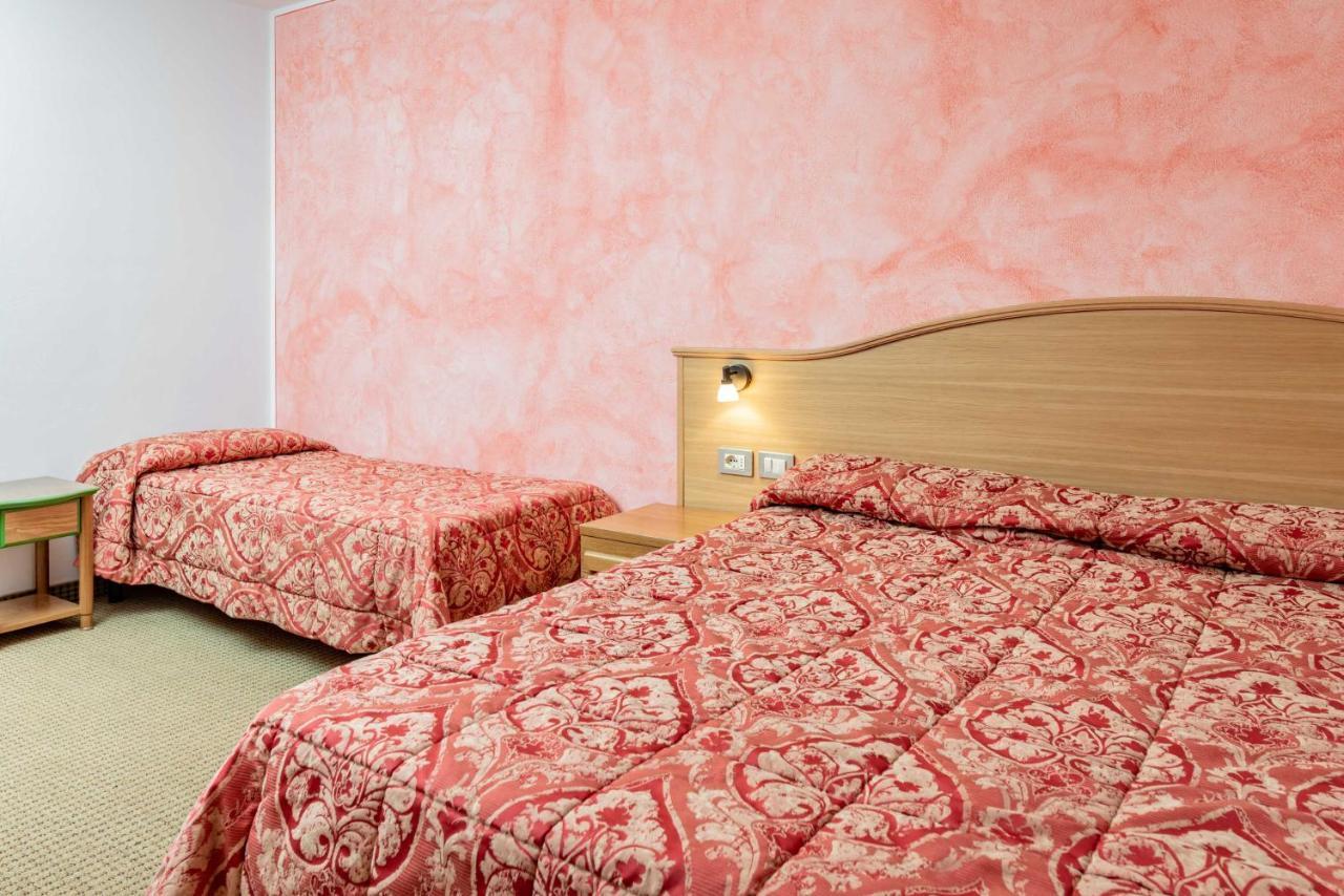 Hotel Italo Madonna Extérieur photo